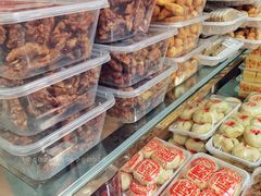 面包甜点陈列柜-老王记糕干(养鱼池路店)