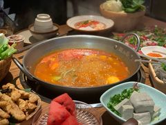 -野山舂·贵州现舂酸汤火锅(鸿通城店)