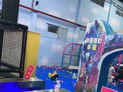 -嘿哟动霸CHUA·新潮玩运动娱乐中心·蹦床滑冰团建乐园