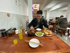 -宝瑞门钉肉饼店