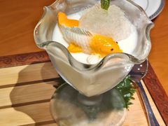 燕窝杏仁奶冻伴鲜果-广州富力君悦大酒店空中花园
