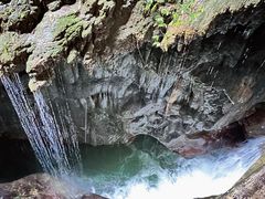 -龙水峡地缝景区