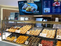 面包甜点陈列柜-月枫堂(长春这有山店)