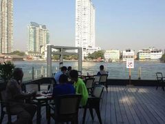 -曼谷湄南河畔华美达广场酒店