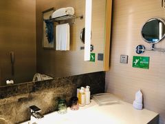 -苏州汇融广场假日酒店