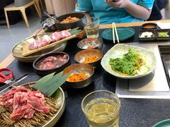 -臻牛烤肉