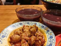 -爆炸头阿姨小四川正宗川味小吃(无任何分店)