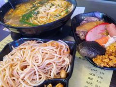 -星林居酸辣米线餐厅
