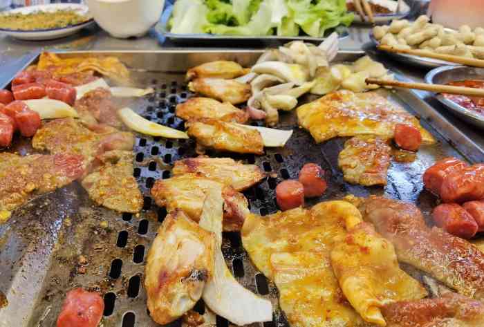 西昌莽哥特色烤肉-"肉嘎嘎吃到爽大概就是这种感觉.什么都别管.