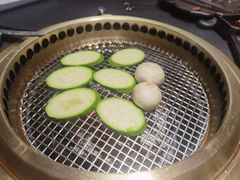 -铭牛烧肉·和牛海鲜自助(高新月牙湖店)