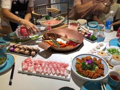 -墨居上隐·院子里火锅(峨眉店)