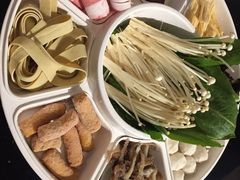 -鸡遇虾煲干锅火锅(小寨金莎店)