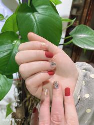 -潮店·虞妃妮轻奢美甲美睫馆
