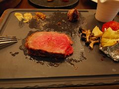 -恰餐厅及酒吧 CHAR Bar & Grill (北京丽都皇冠假日店)