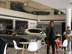 -杭州中沃沃尔沃4S店(滨江区店)