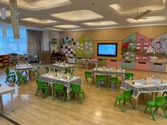 -上海青草地幼儿园