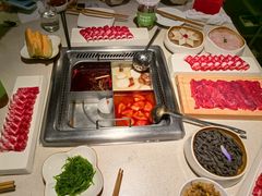 -海底捞火锅鲜切牛肉主题店(长寿路店)