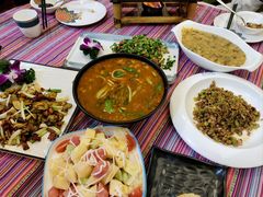 -香巴拉云南餐厅(华莱坞店)