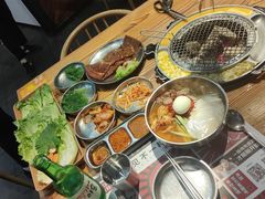 -青瓦炭韩潮烤肉(花园道店)