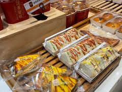 -蓝小轩蛋糕·面包(趣春店)