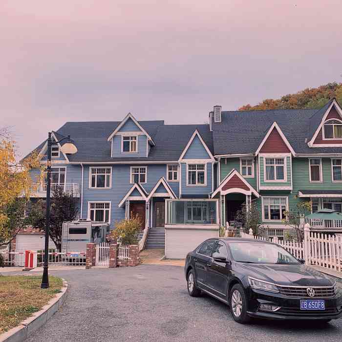 海昌枫桥园-"老鳖湾别墅区,在电视塔下面的山坡上,大连.