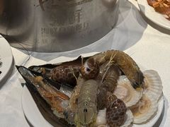 -领鲜活海鲜榴莲自助火锅(东门店)