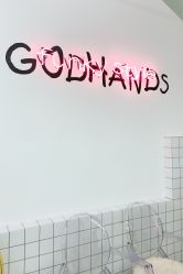 -Godhands美发设计沙龙