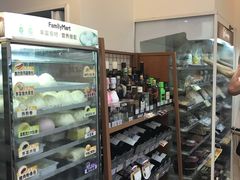 -全家便利店(愚园店)
