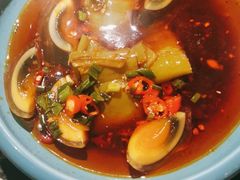 -老牌坊云南鱼豆花火锅(哈西万达店)