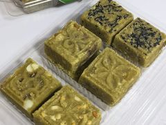 -新月蛋糕西点专卖店(大麦街店)