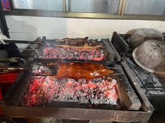 -黄记四更烤乳猪店