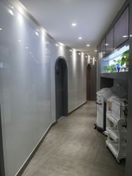 -LESSMORE科技头皮理容中心