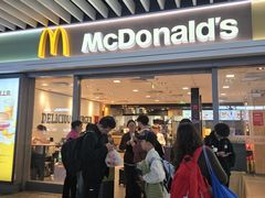 -麦当劳(上海虹桥站30B检票口楼上)