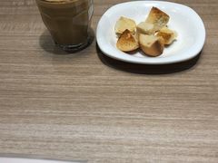 -钟书阁(群光广场店)