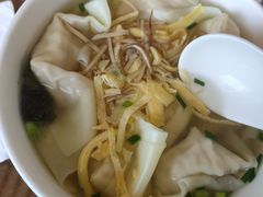 一两开洋-笑来喜馄饨小笼工坊店(湖滨街店)