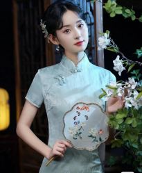 -租旗袍租礼服馆