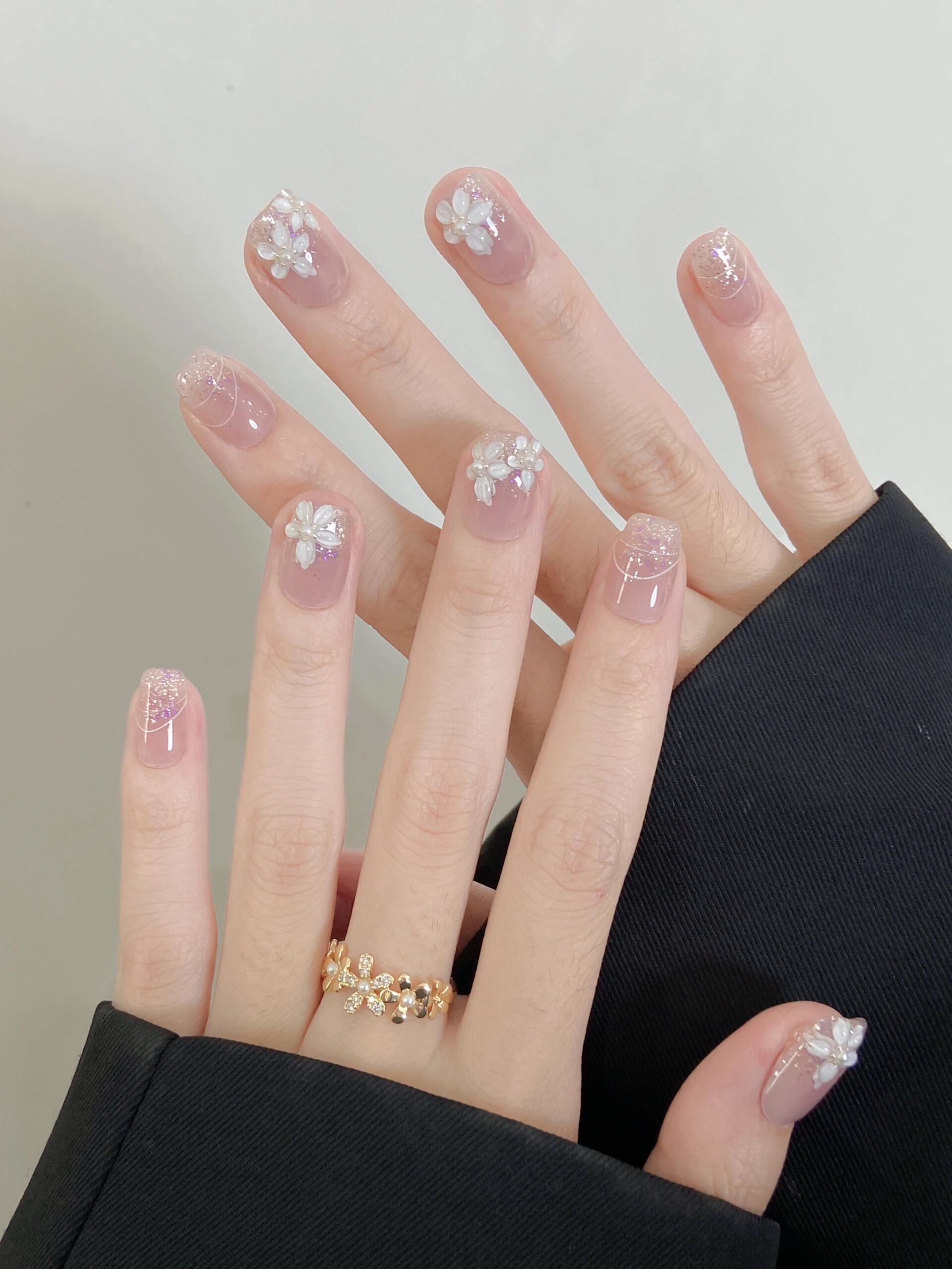 伊琳美甲\冰透裸手绘美甲