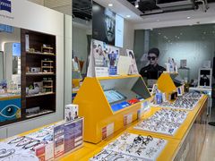 -诺柯视眼镜-蔡司依视路官方工厂店(淞南一店)