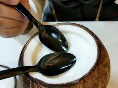 -志龙皇冠吃货椰子铺