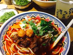 -鑫花溪牛肉米粉(人民广场店)