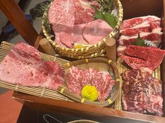 -山川小町·极番烧肉(新地假日广场店)