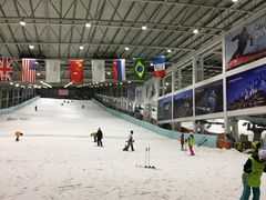 -乔波室内滑雪场