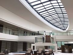 -上海滴水湖皇冠假日酒店