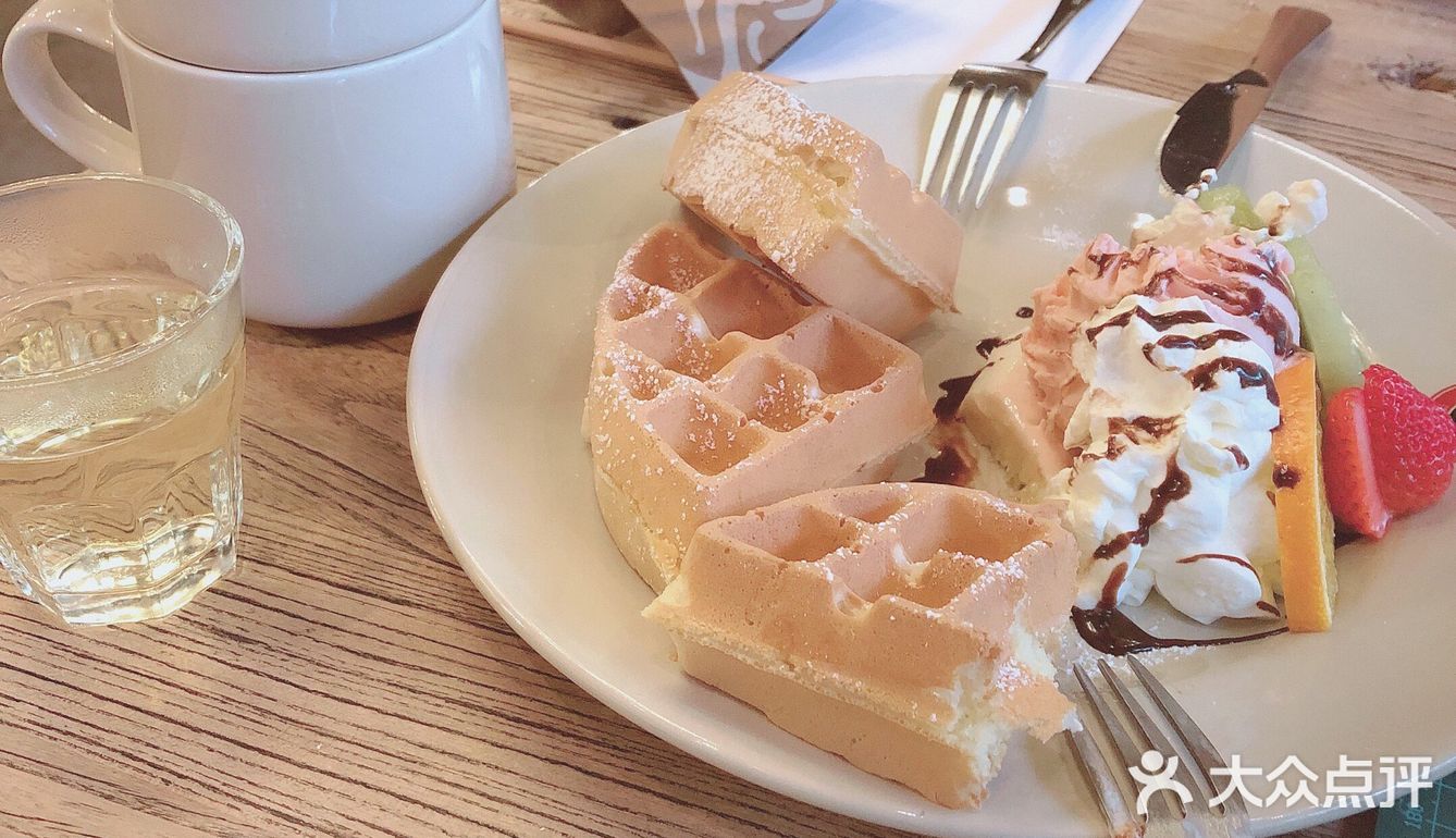 聊天画画看书好去处