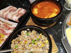 海鲜彩虹石锅拌饭-鹤江桥·红油牛肉粉(SKP店)