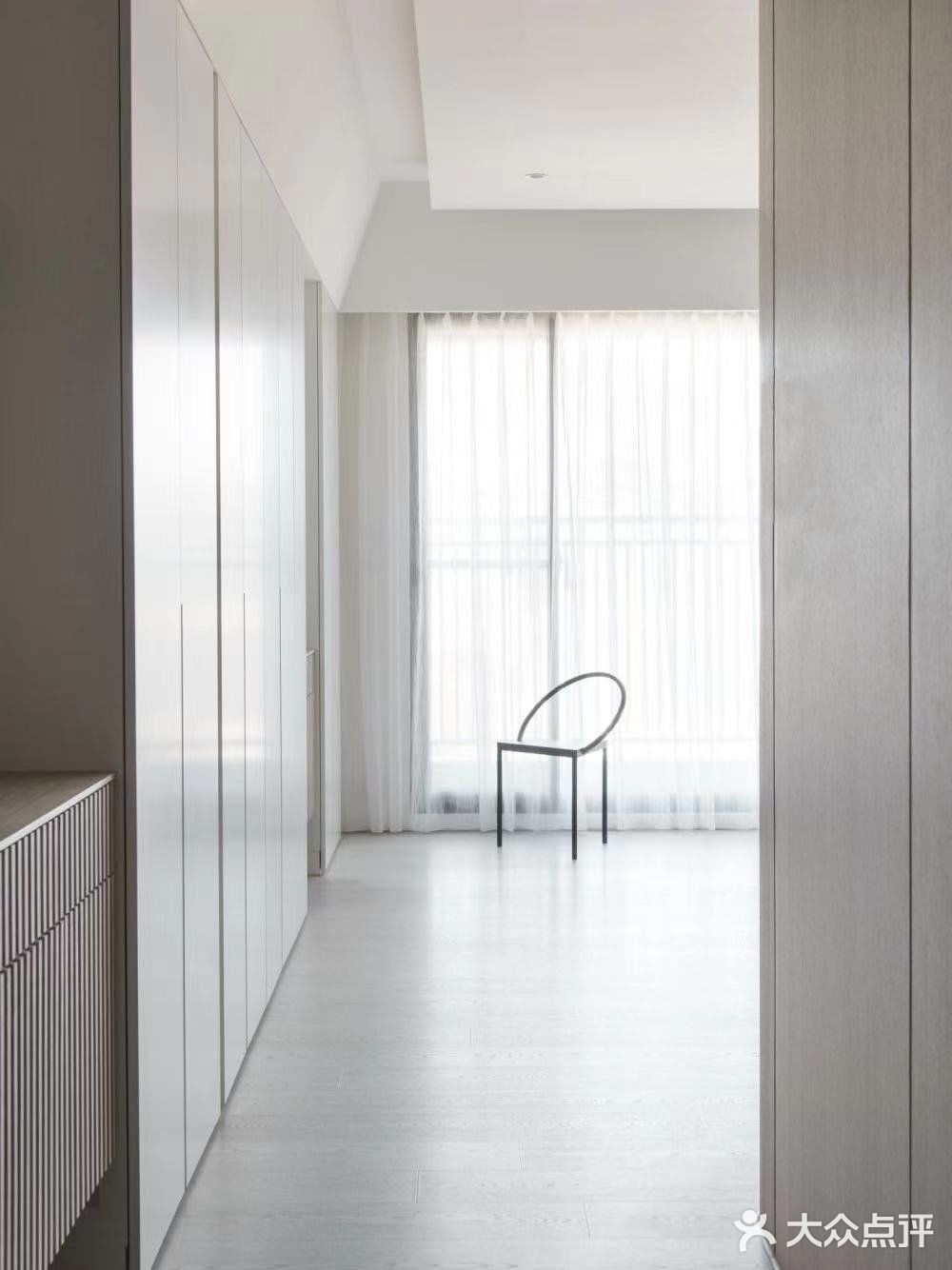 小户型必备一门到顶极简定制柜 高级又耐看