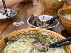 -正宗李家土鸡米线店
