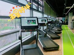 器械区-GMJ·24H健身房(北外滩店)