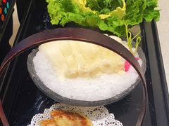 -红鼎豆捞·非遗鲍皇汤火锅(宝丰路店)