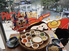 -包整·丝娃娃(一览甲秀楼风景店)